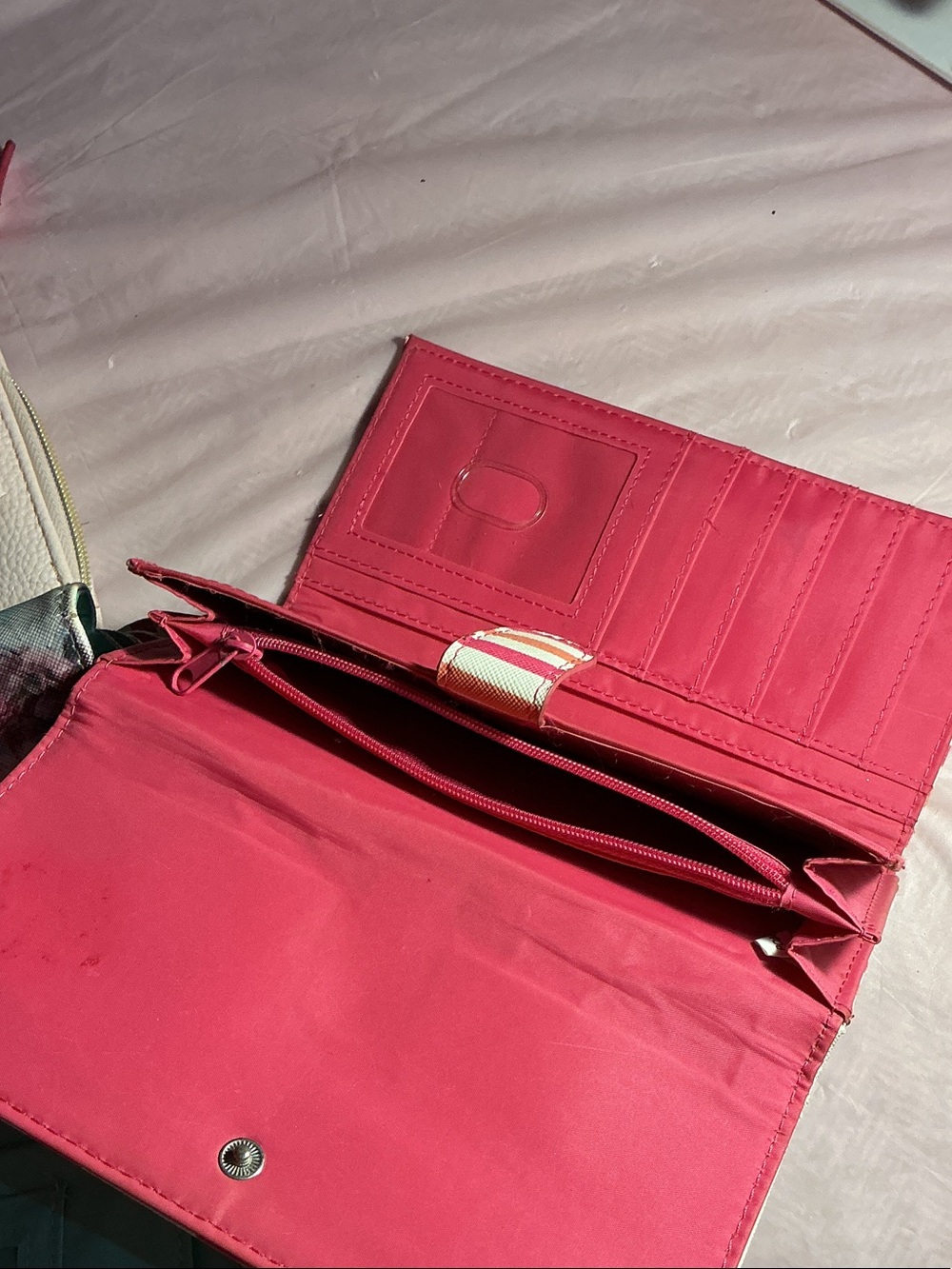 Floral Mint Trifold Wallet with Pink Accents - Unbranded - Picture 9 of 15